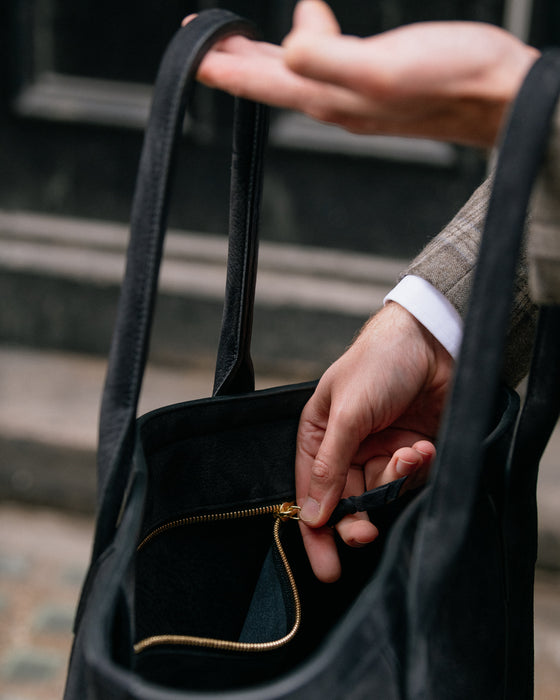 The nubuck tote