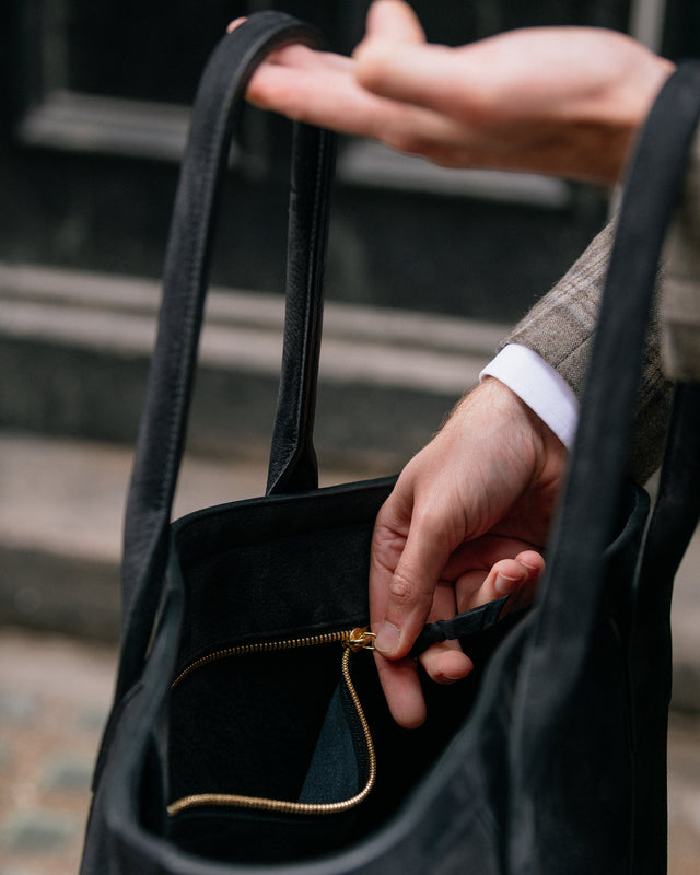 The nubuck tote