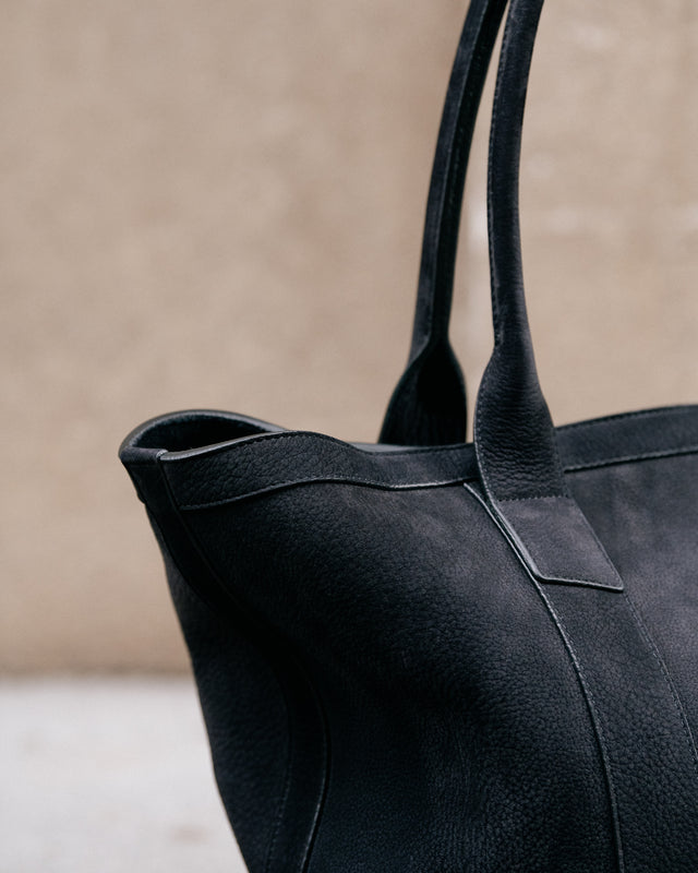 The nubuck tote – Permanent Style